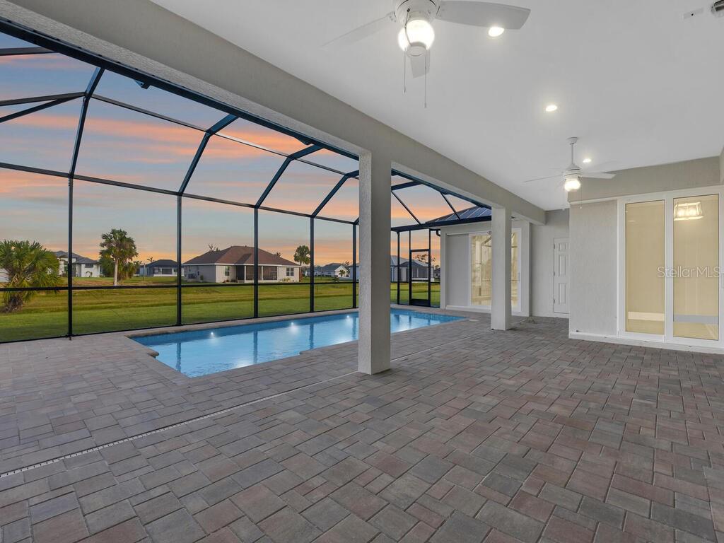 Image 4 of 38 For 235 Rotonda Boulevard S