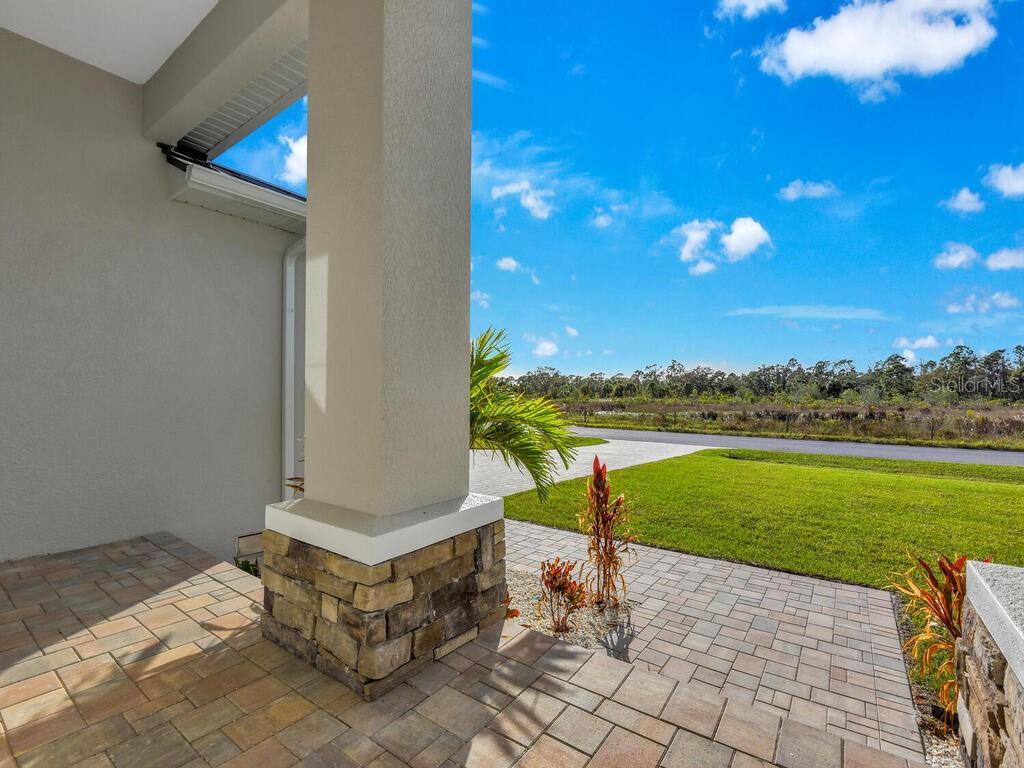 Image 6 of 38 For 235 Rotonda Boulevard S