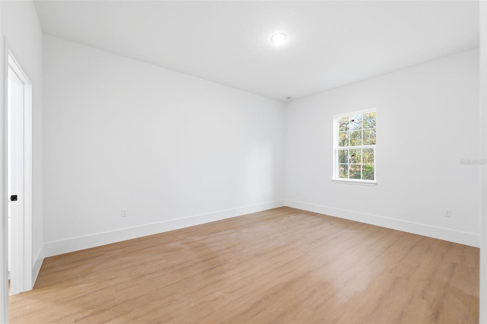 Image 21 of 36 For 559 Heronsbill Lane