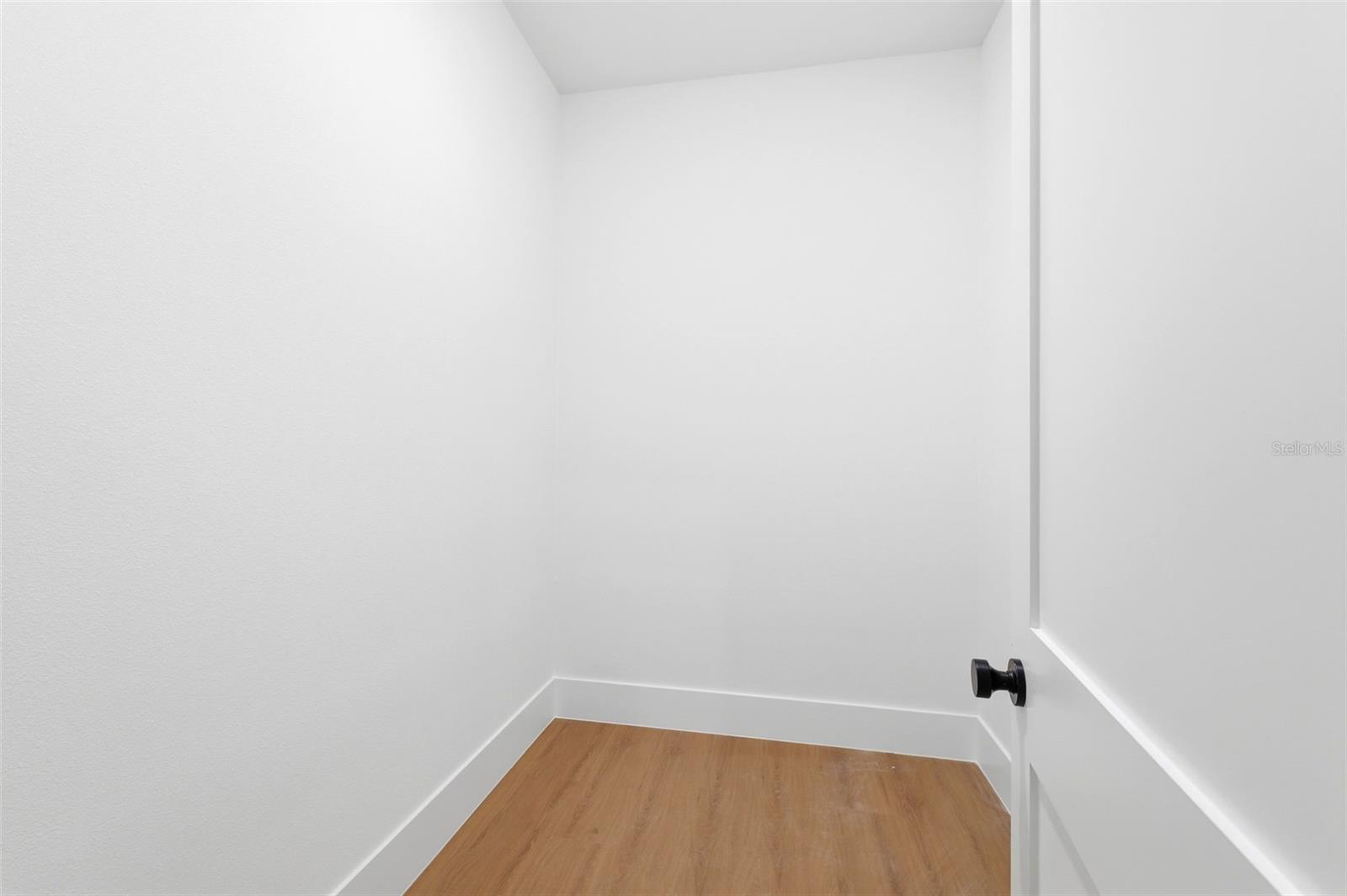 Image 25 of 36 For 559 Heronsbill Lane