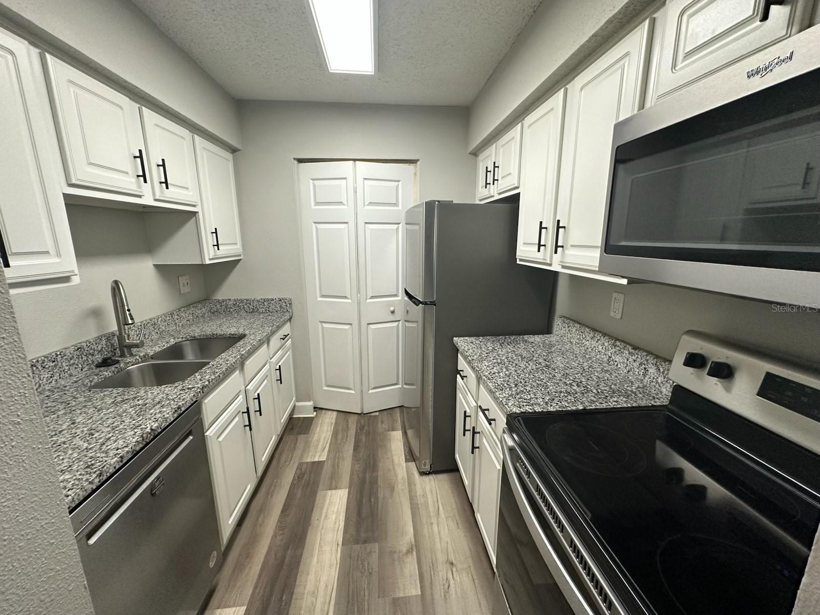 Image 7 of 21 For 3772 Idlebrook Circle 108