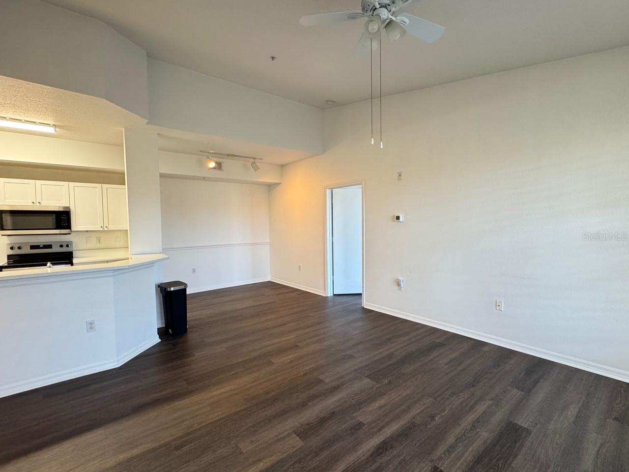 Image 12 of 18 For 5536 Metrowest Boulevard 8-311