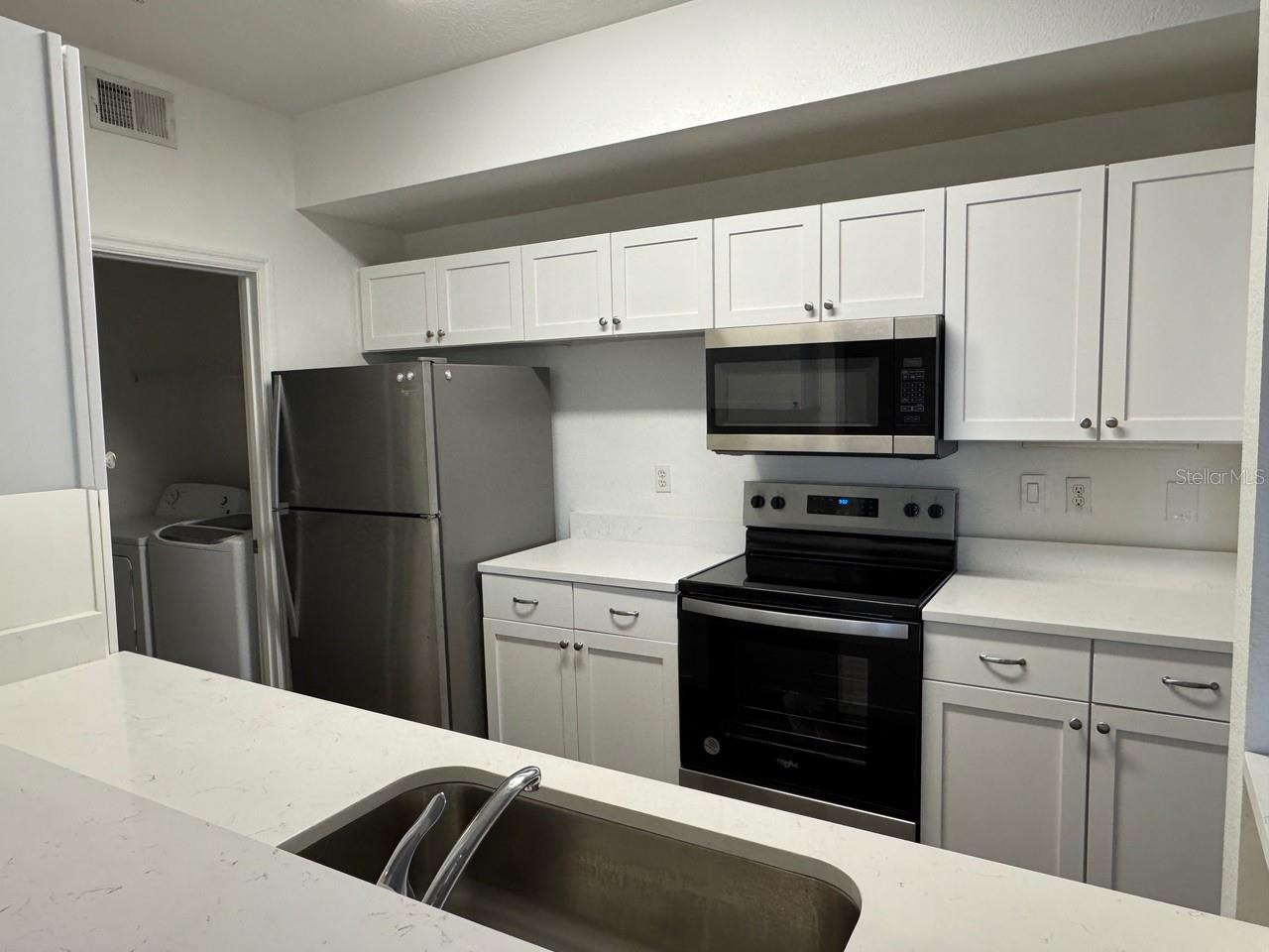 Image 13 of 18 For 5536 Metrowest Boulevard 8-311