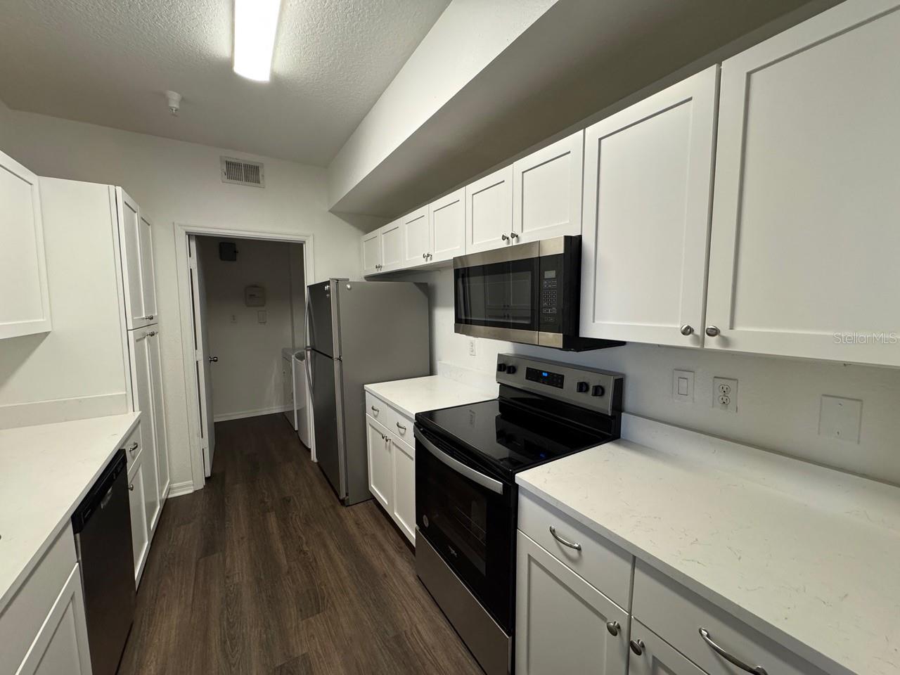 Image 14 of 18 For 5536 Metrowest Boulevard 8-311