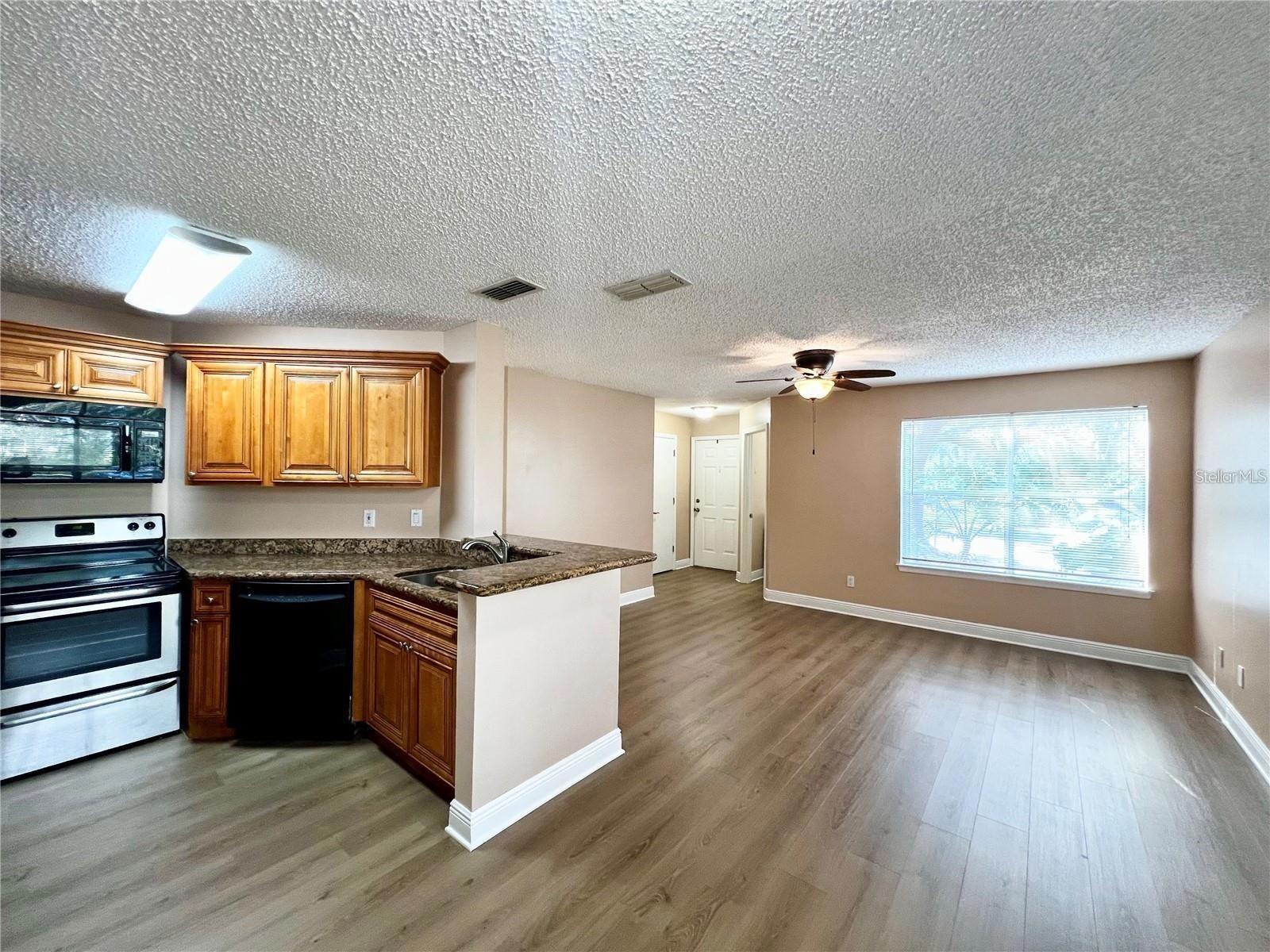 Image 7 of 28 For 731 Sugar Bay Way 103