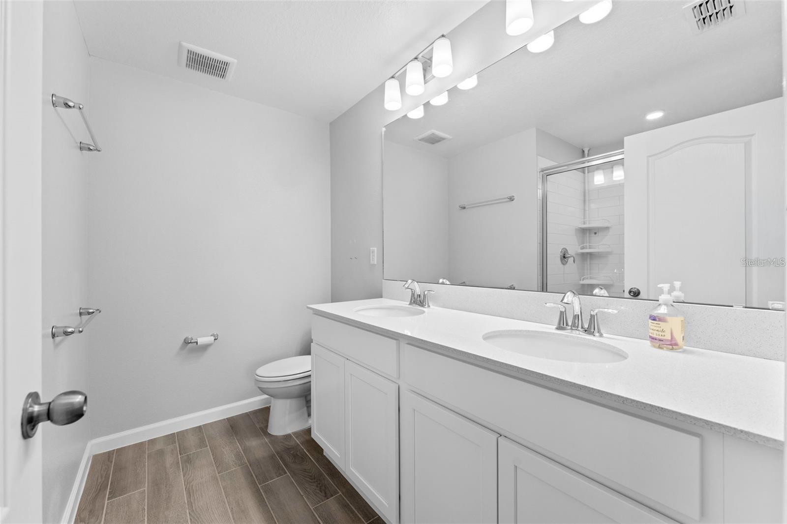 Image 19 of 27 For 3137 Riverboat Way