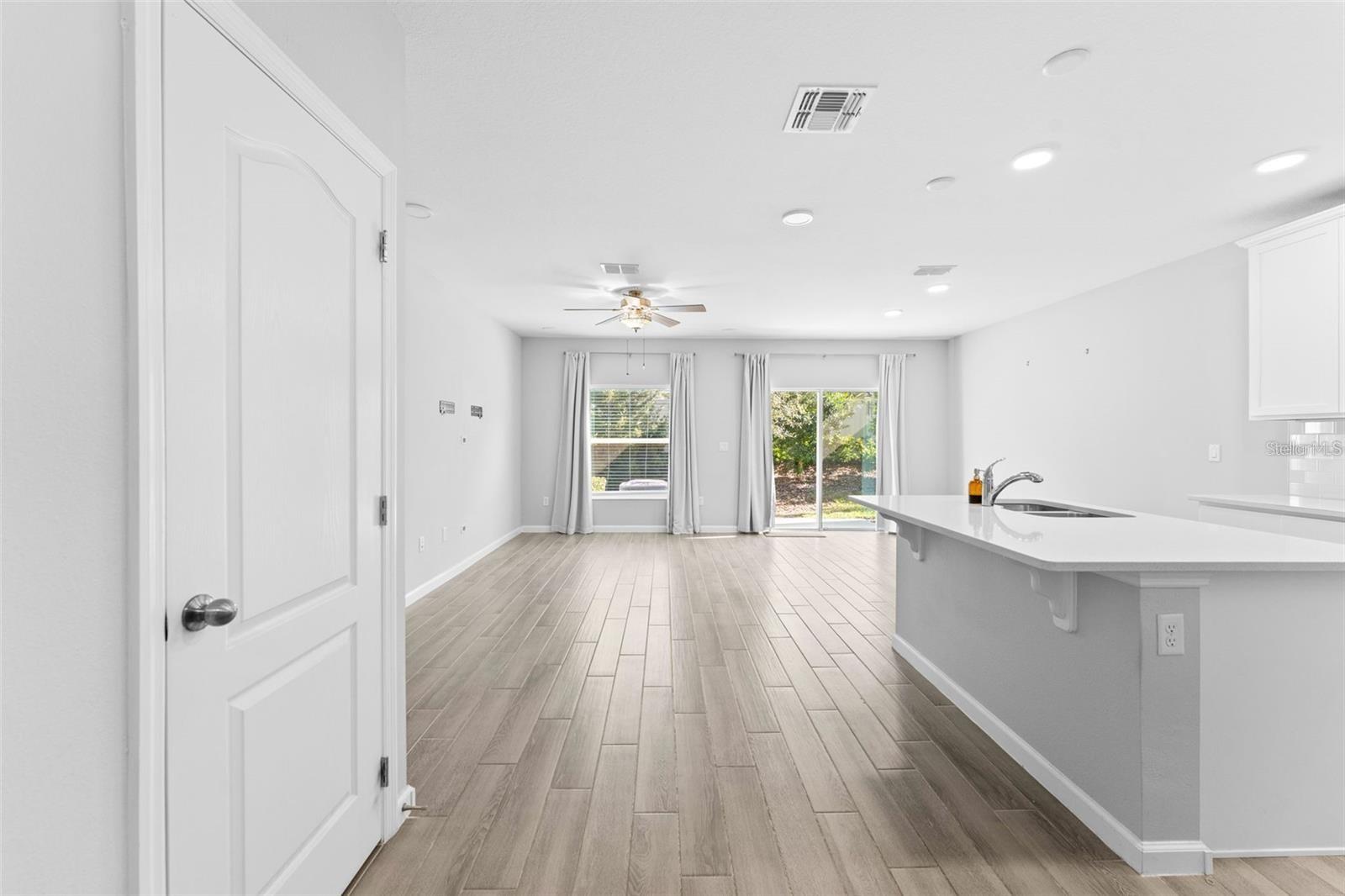 Image 4 of 27 For 3137 Riverboat Way