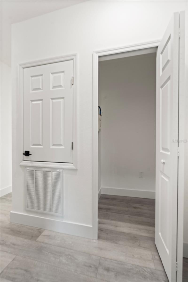 Image 20 of 30 For 820 Desoto Street