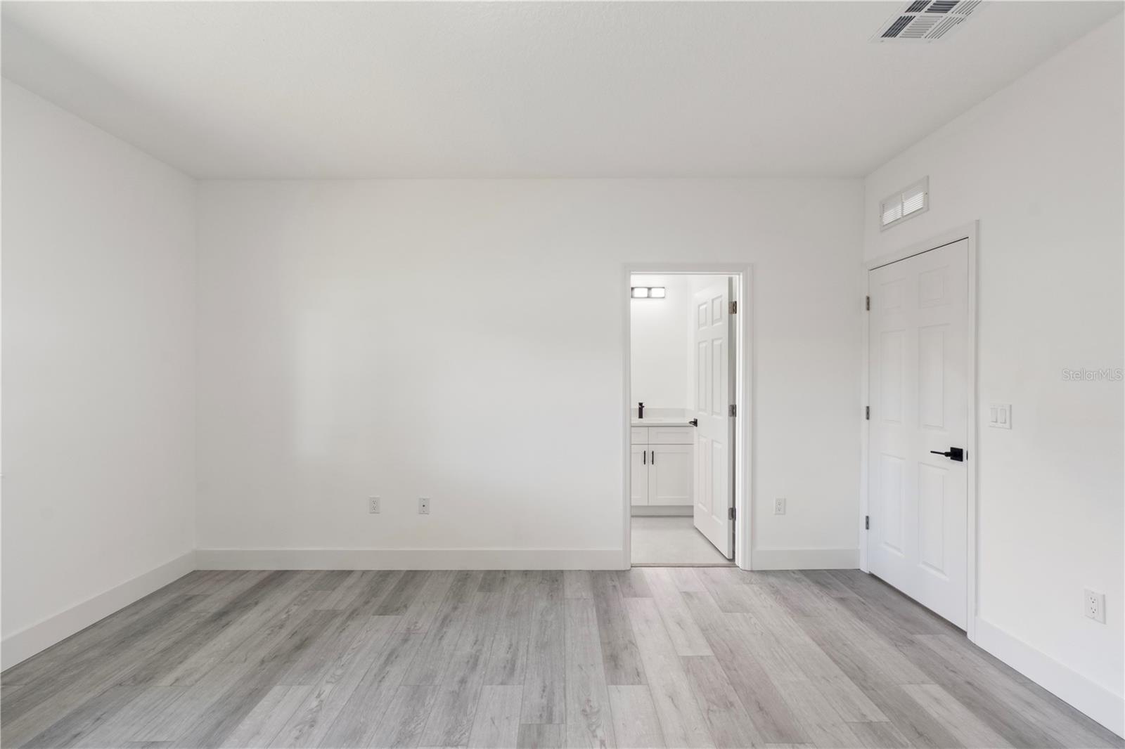 Image 22 of 30 For 820 Desoto Street