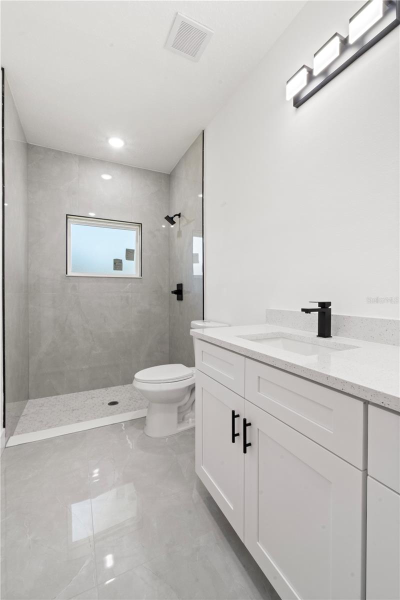 Image 25 of 30 For 820 Desoto Street