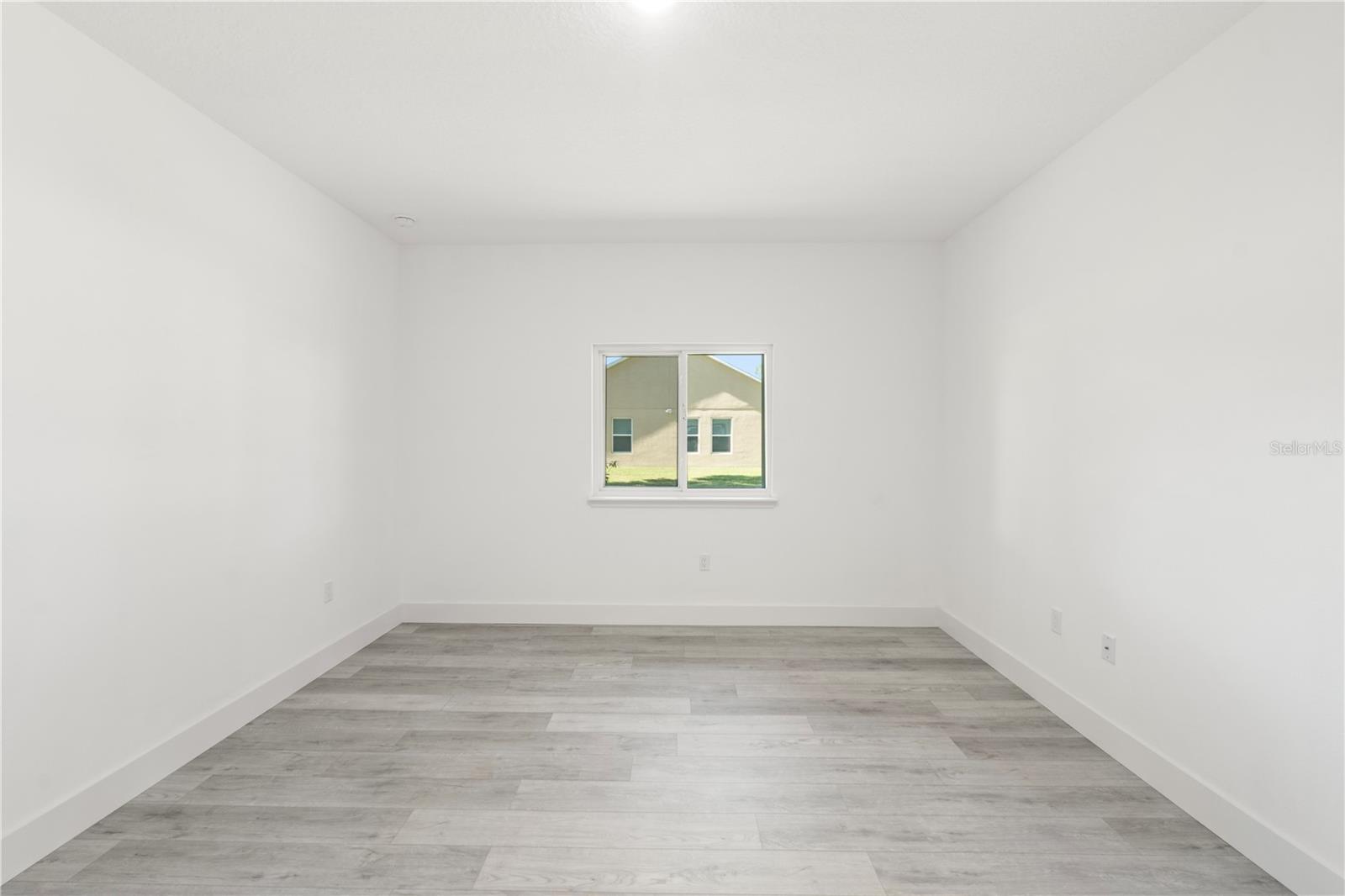 Image 27 of 30 For 820 Desoto Street