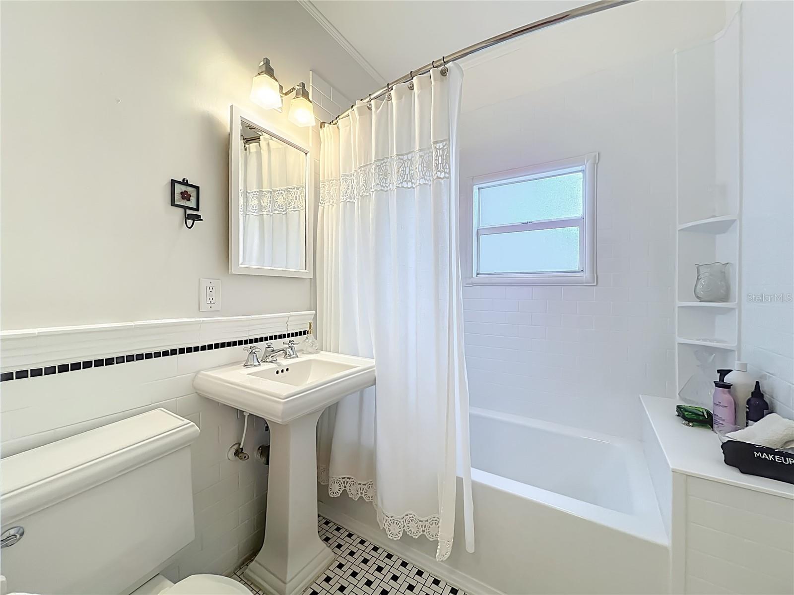 Image 16 of 25 For 1209 Clouser Avenue