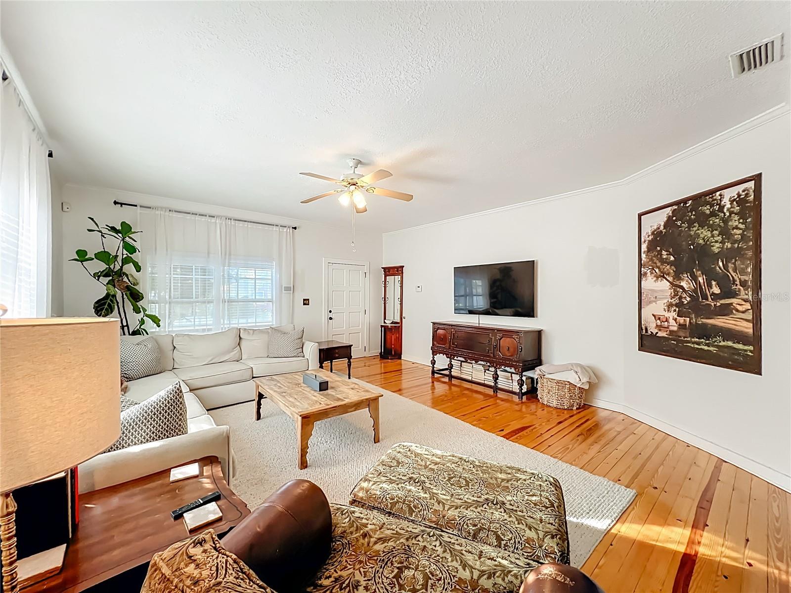 Image 5 of 25 For 1209 Clouser Avenue