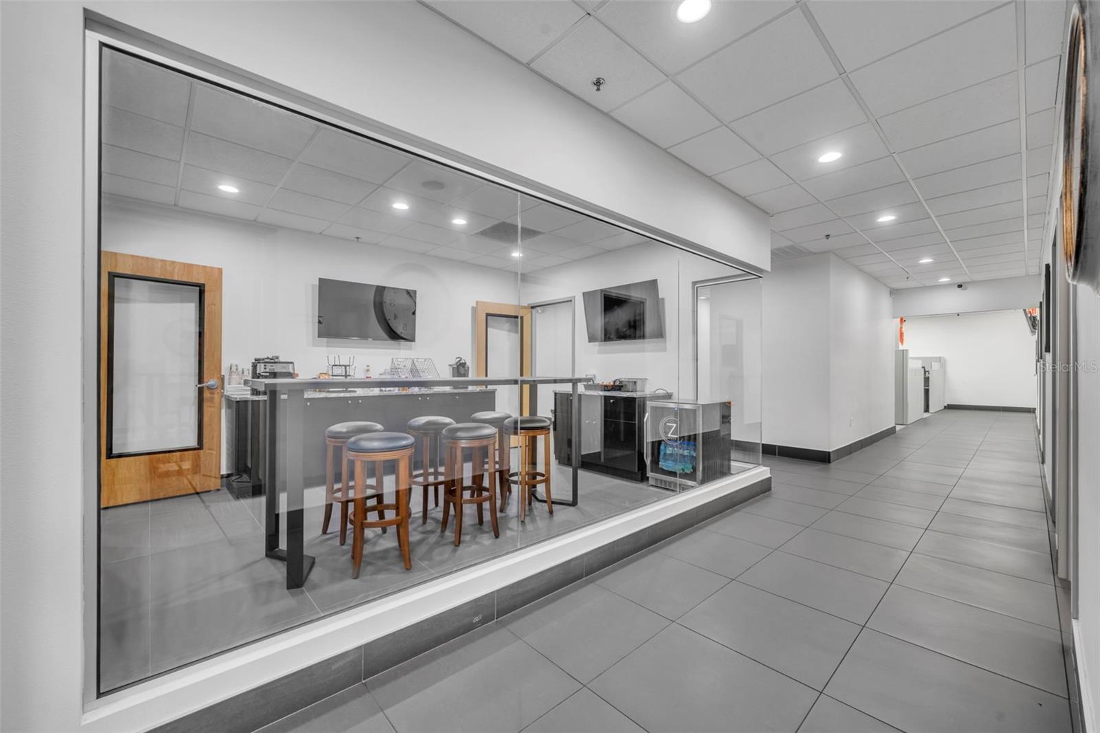 Image 11 of 77 For 265 Hunt Park Cove