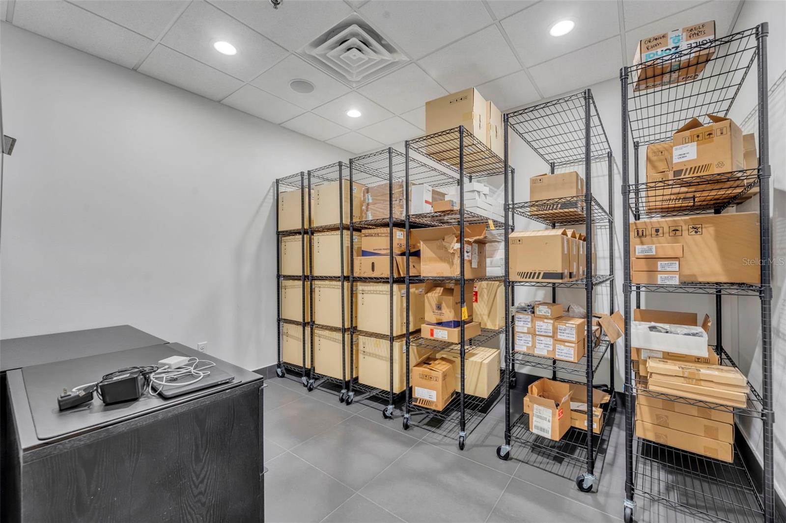 Image 14 of 77 For 265 Hunt Park Cove