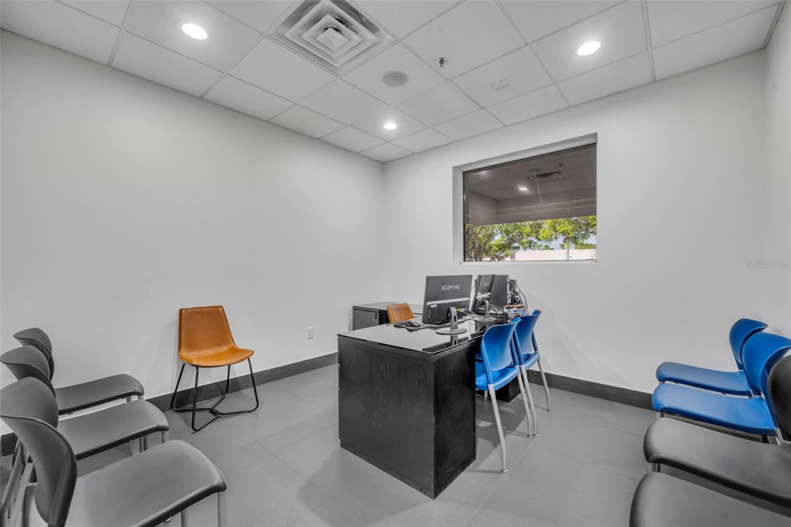 Image 15 of 77 For 265 Hunt Park Cove