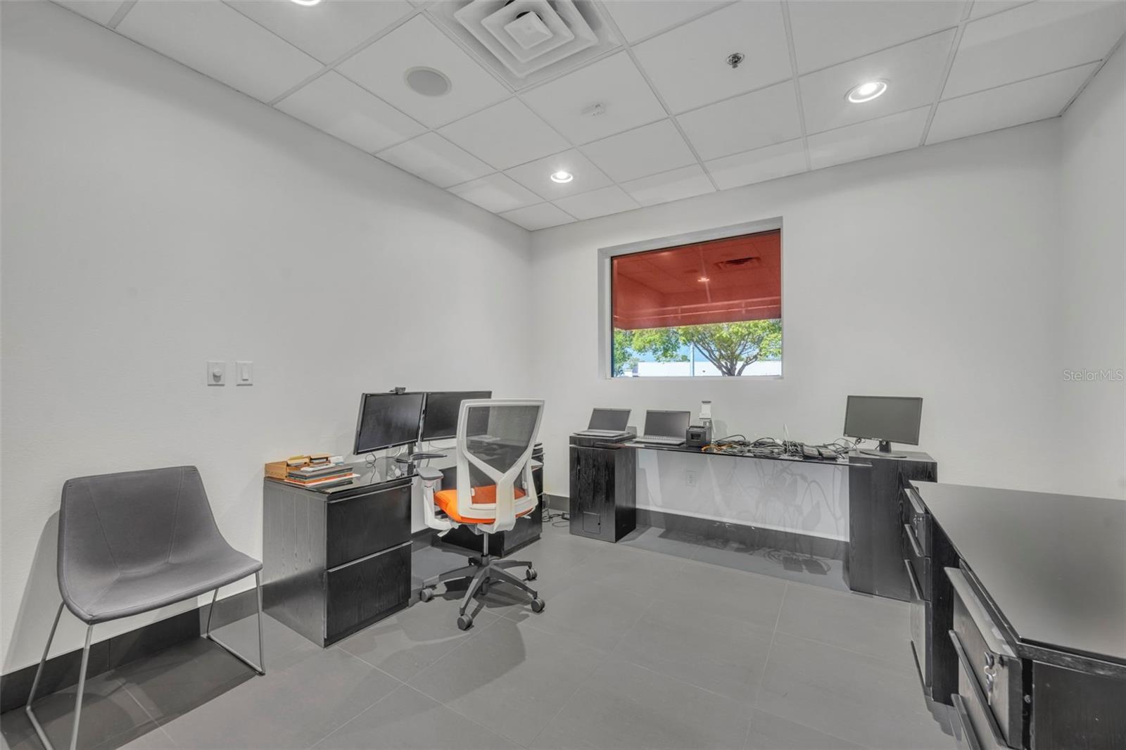 Image 17 of 77 For 265 Hunt Park Cove