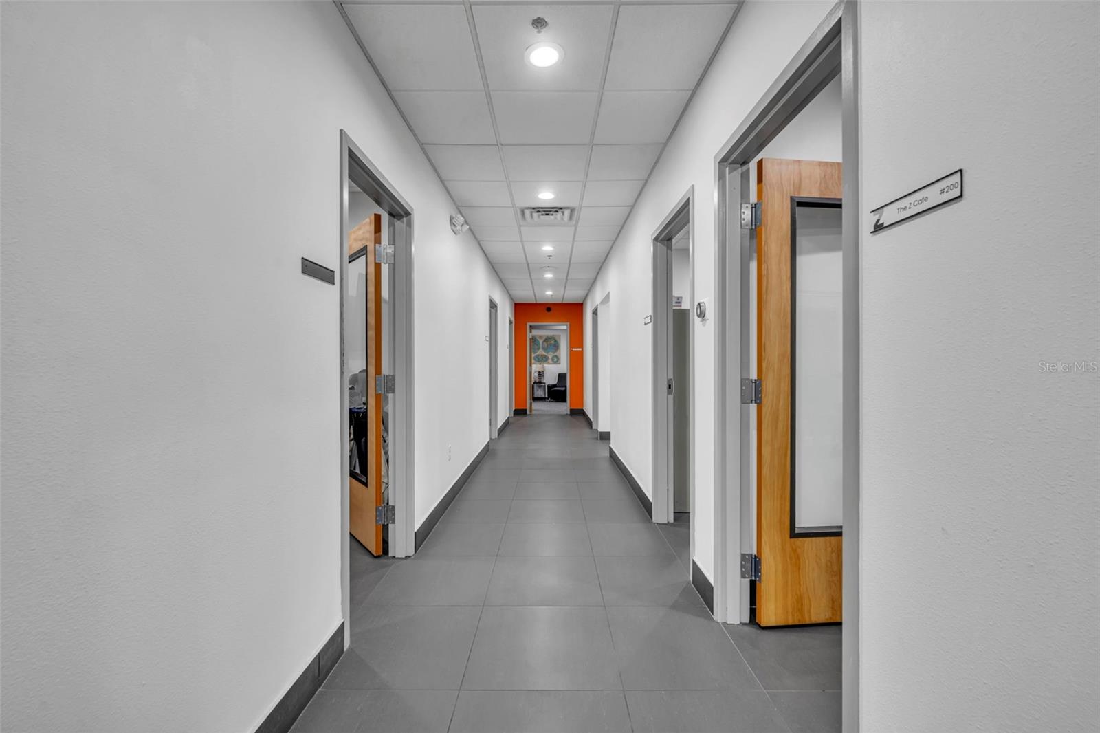 Image 18 of 77 For 265 Hunt Park Cove