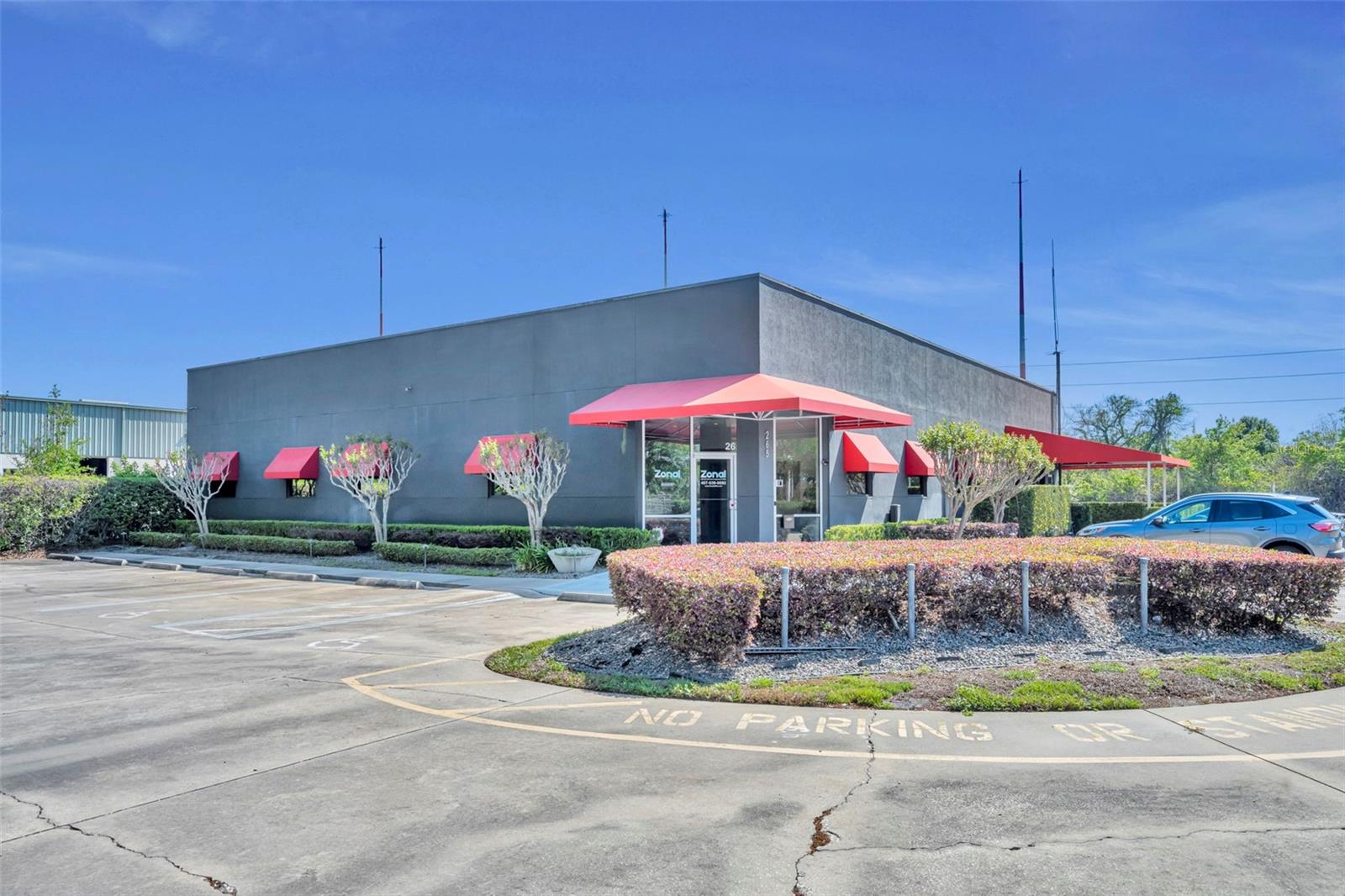 Image 2 of 77 For 265 Hunt Park Cove