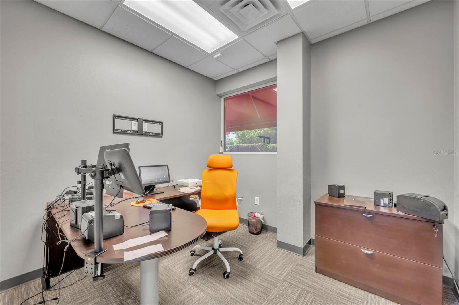 Image 29 of 77 For 265 Hunt Park Cove