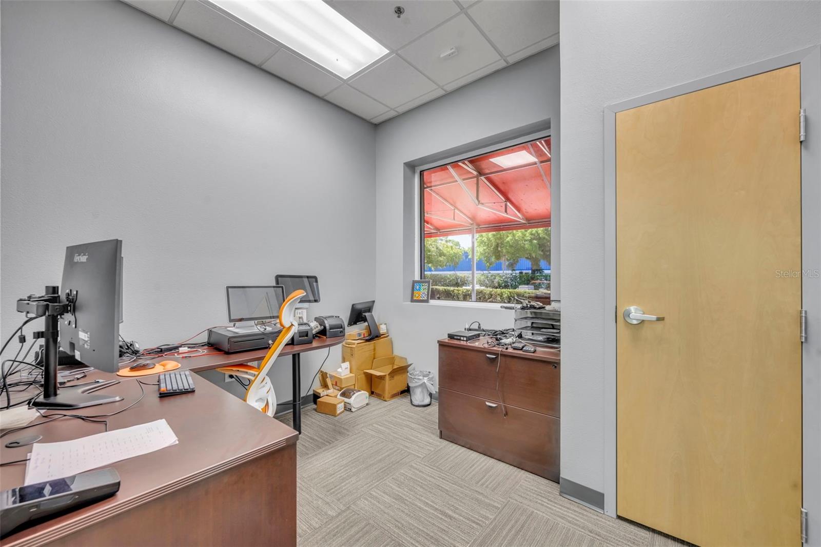 Image 31 of 77 For 265 Hunt Park Cove