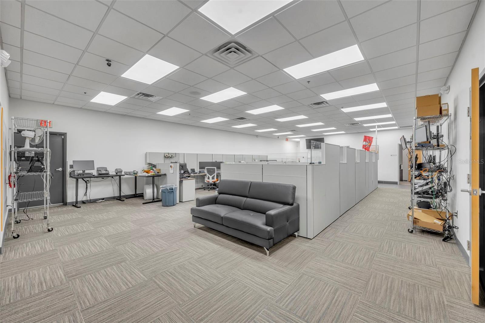 Image 33 of 77 For 265 Hunt Park Cove