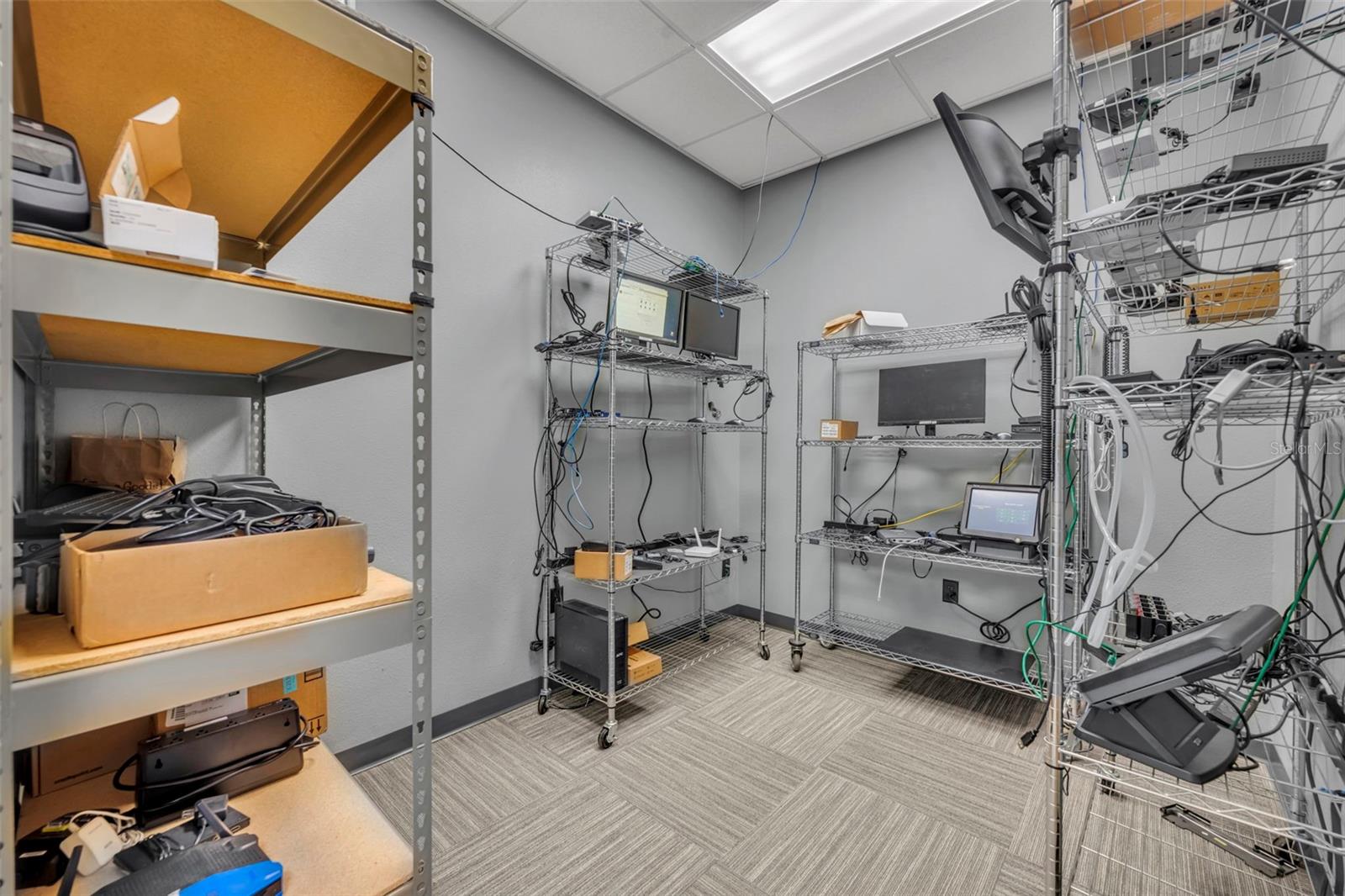 Image 36 of 77 For 265 Hunt Park Cove