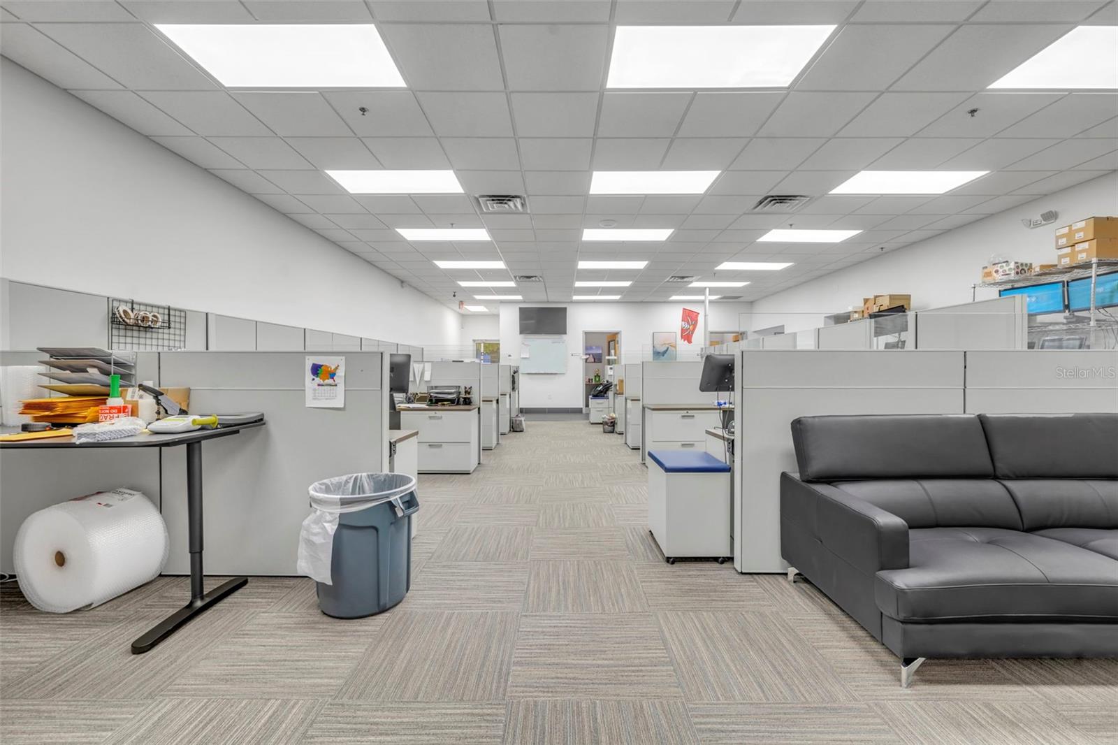 Image 37 of 77 For 265 Hunt Park Cove