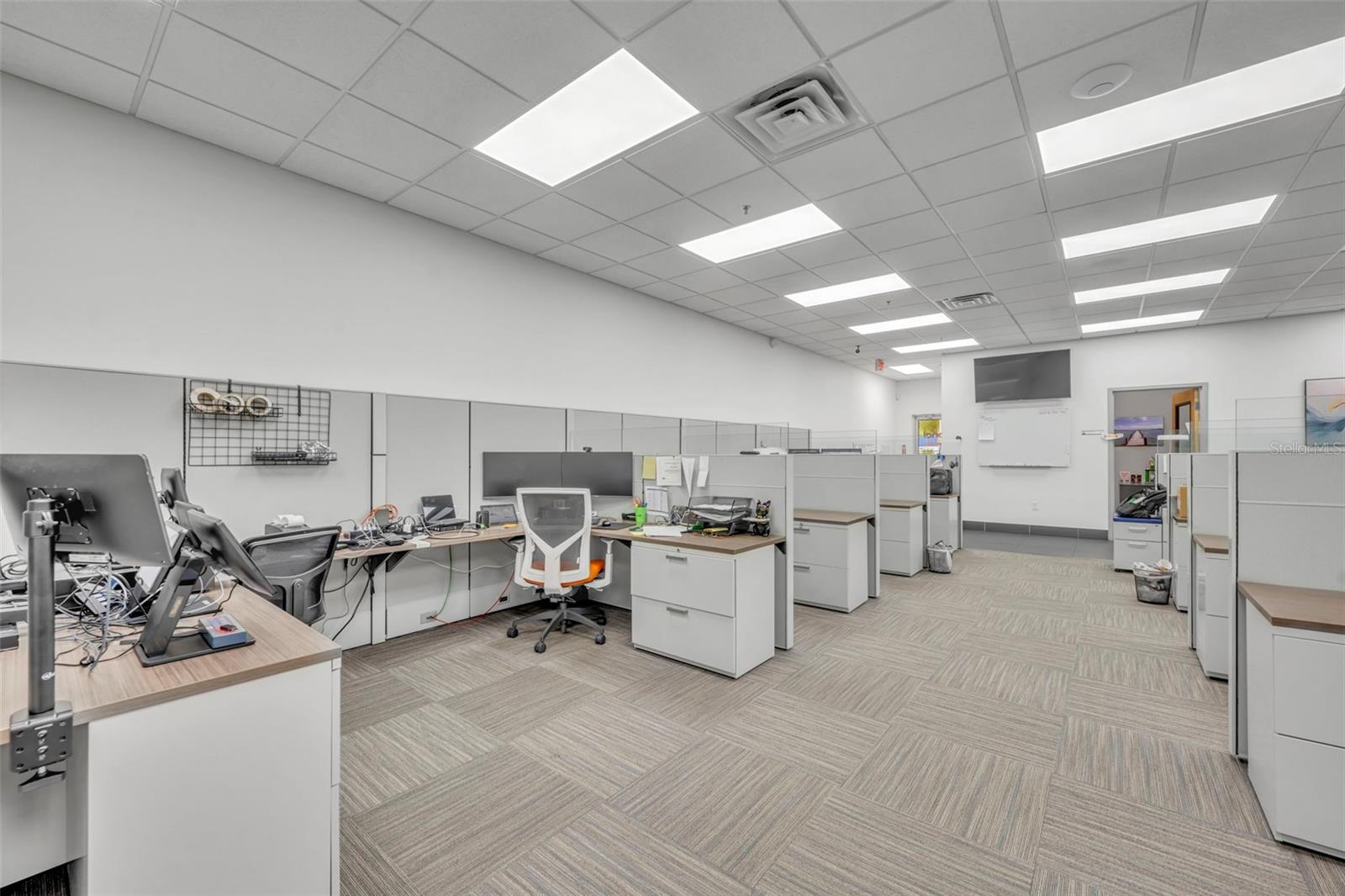 Image 39 of 77 For 265 Hunt Park Cove