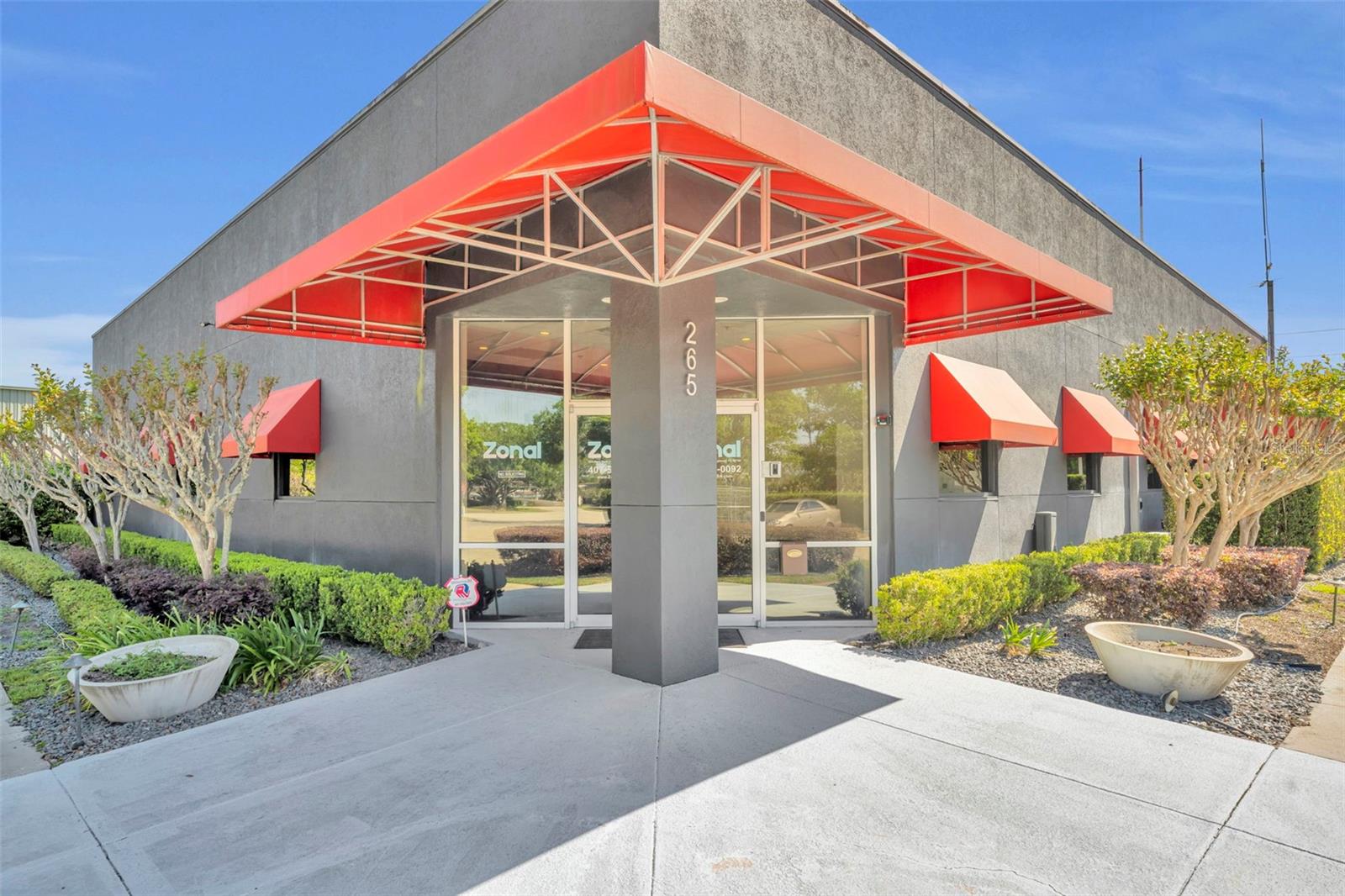 Image 4 of 77 For 265 Hunt Park Cove