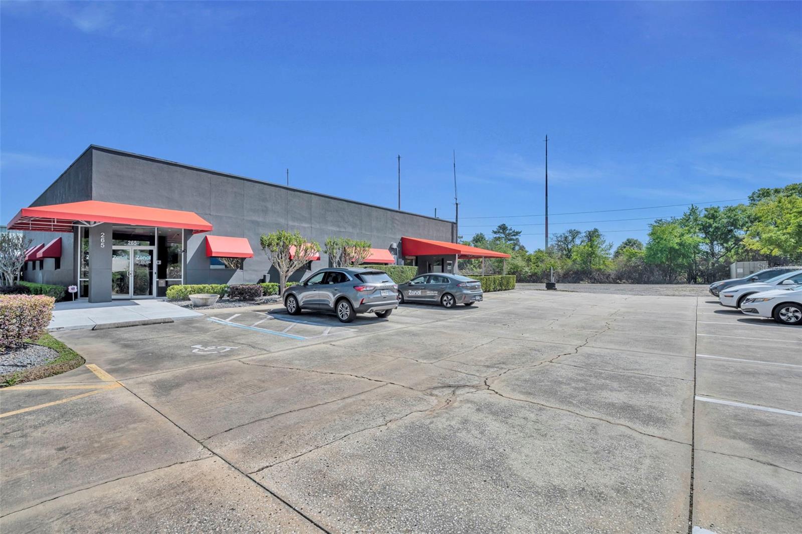 Image 50 of 77 For 265 Hunt Park Cove