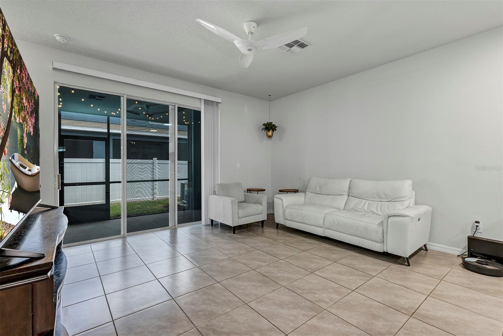 Image 10 of 35 For 4015 Blue Banks Lane