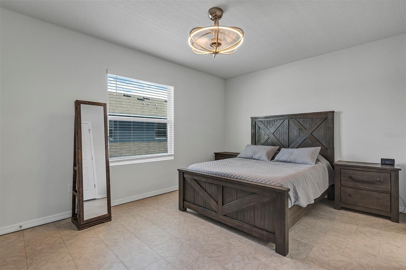 Image 14 of 35 For 4015 Blue Banks Lane