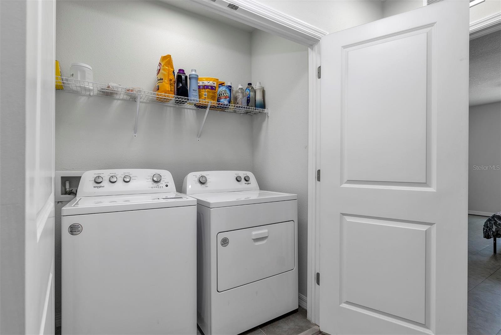 Image 22 of 35 For 4015 Blue Banks Lane