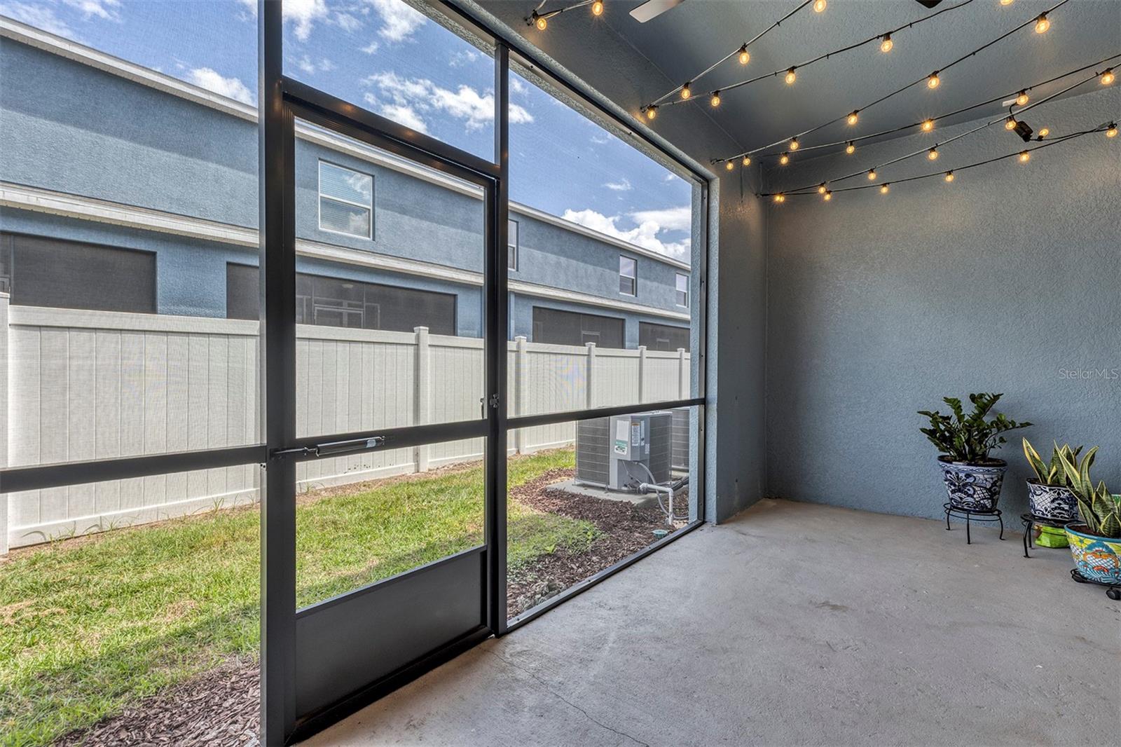 Image 24 of 35 For 4015 Blue Banks Lane