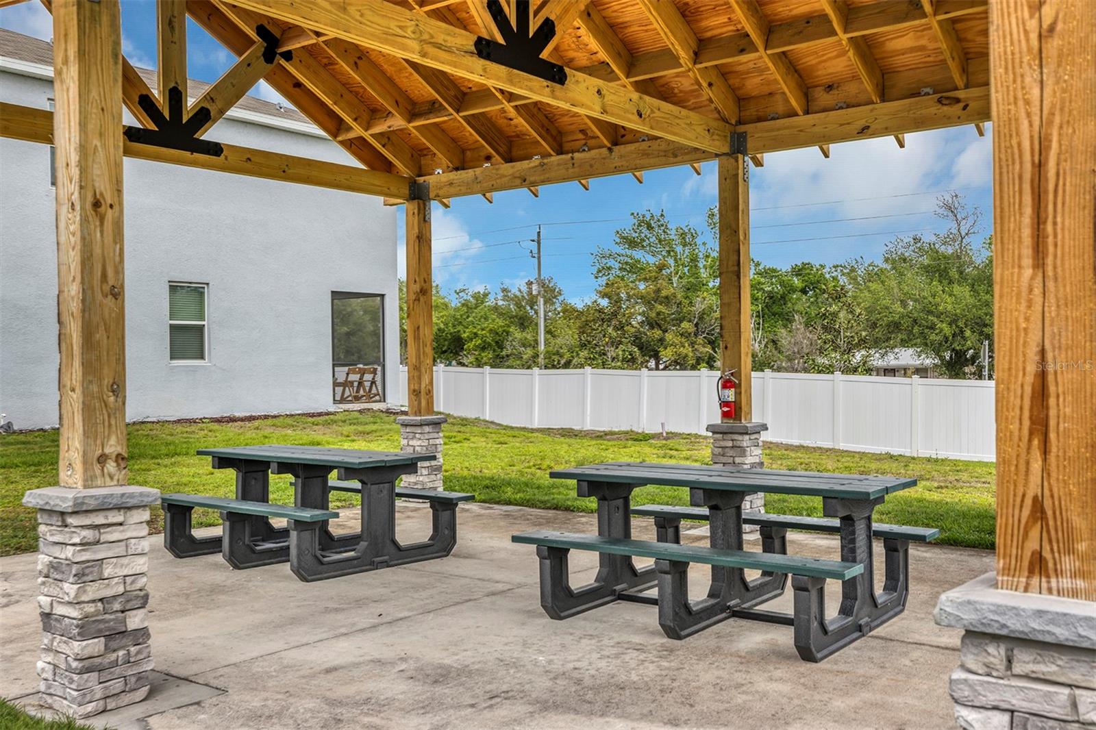 Image 33 of 35 For 4015 Blue Banks Lane