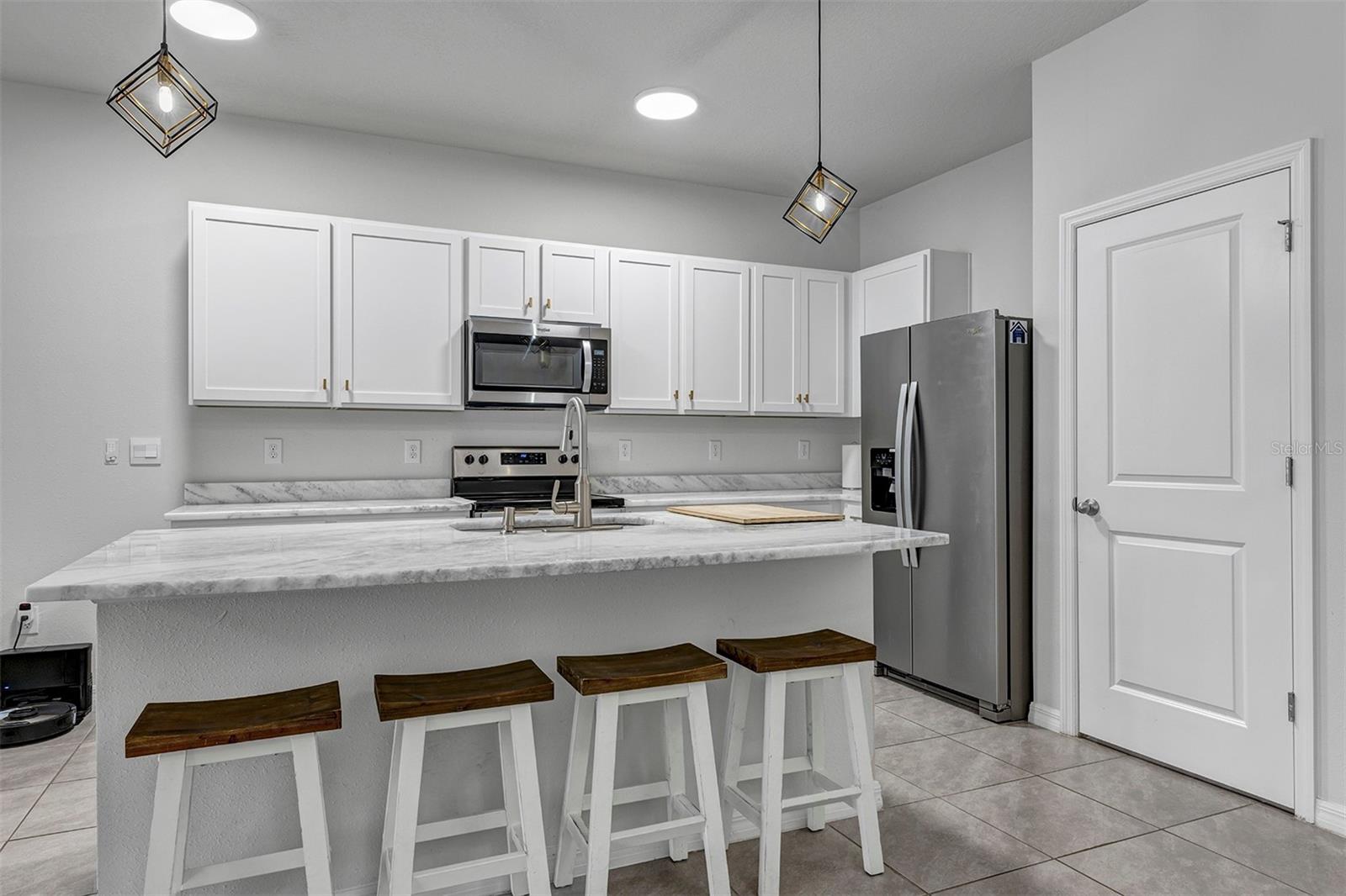 Image 4 of 35 For 4015 Blue Banks Lane