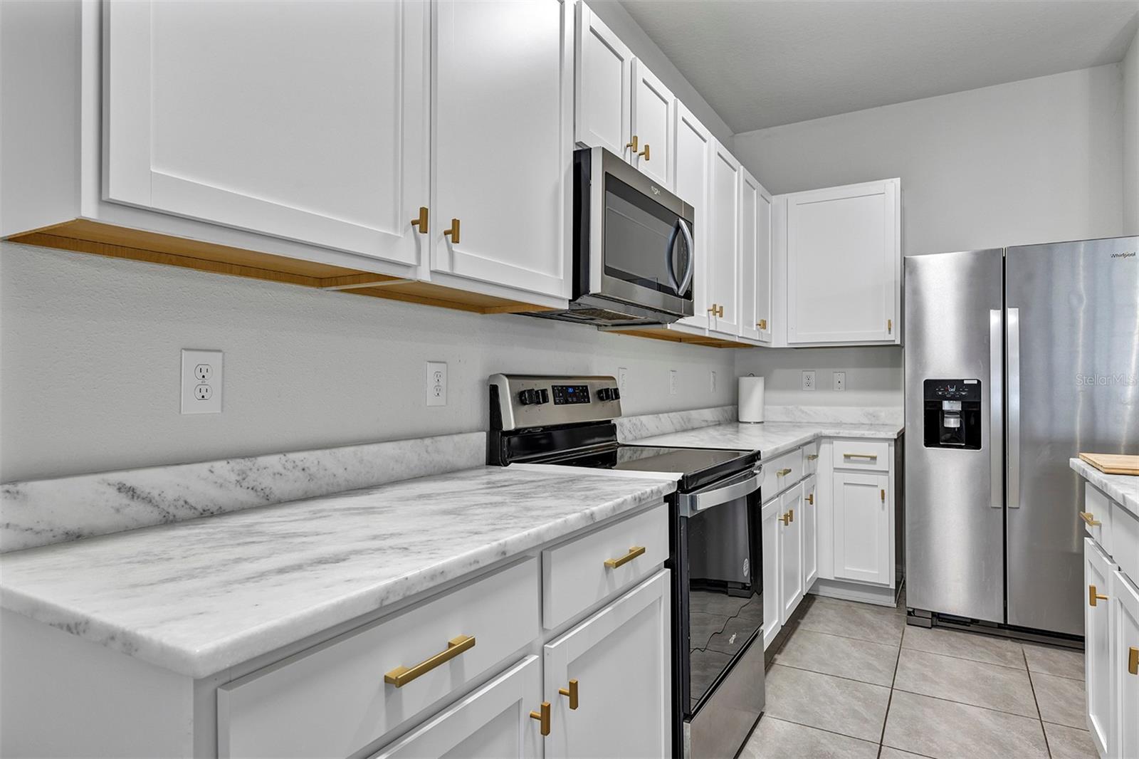 Image 7 of 35 For 4015 Blue Banks Lane