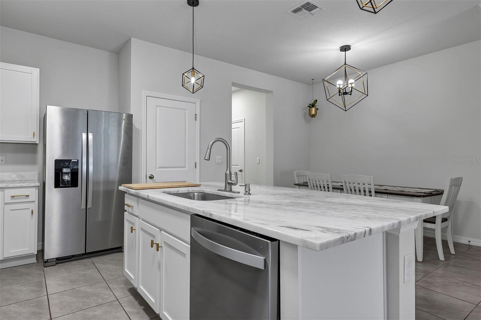 Image 8 of 35 For 4015 Blue Banks Lane