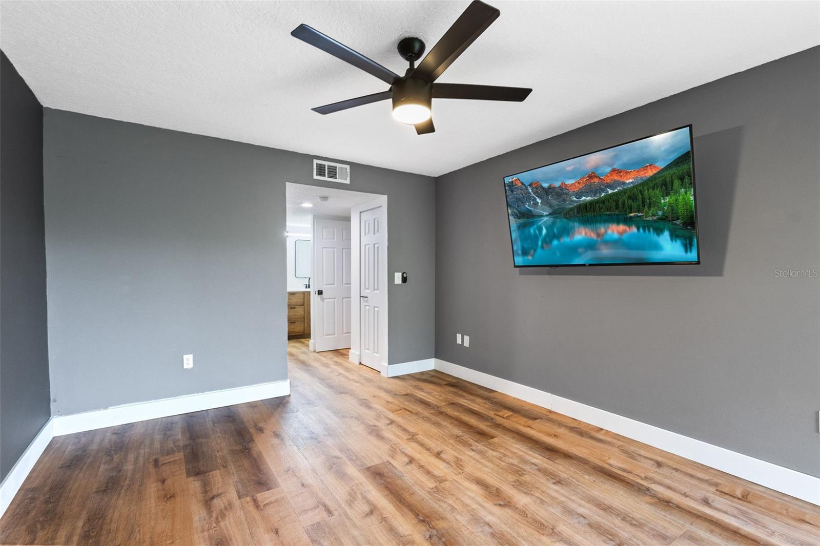 Image 15 of 29 For 4101 Fairview Vista Point 131