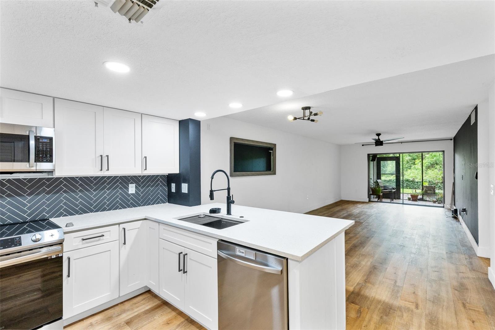 Image 3 of 29 For 4101 Fairview Vista Point 131