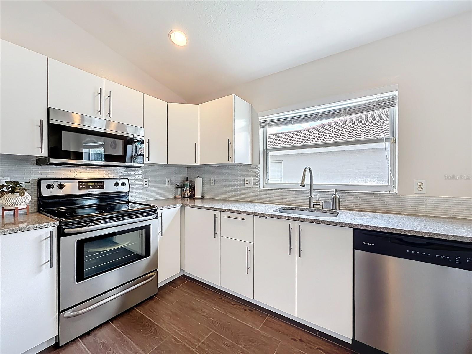 Image 13 of 49 For 11438 Arborside Bend Way