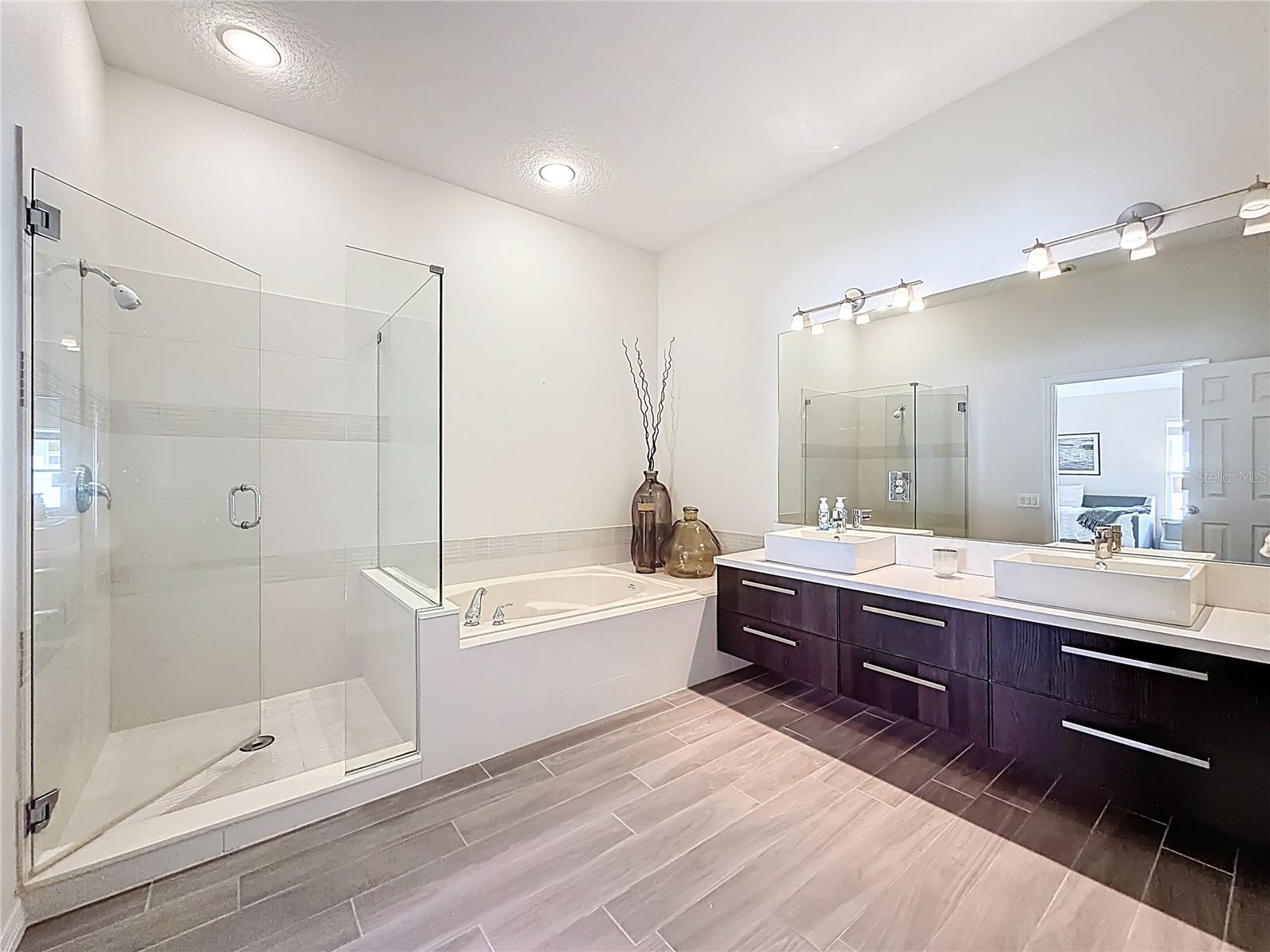 Image 30 of 49 For 11438 Arborside Bend Way