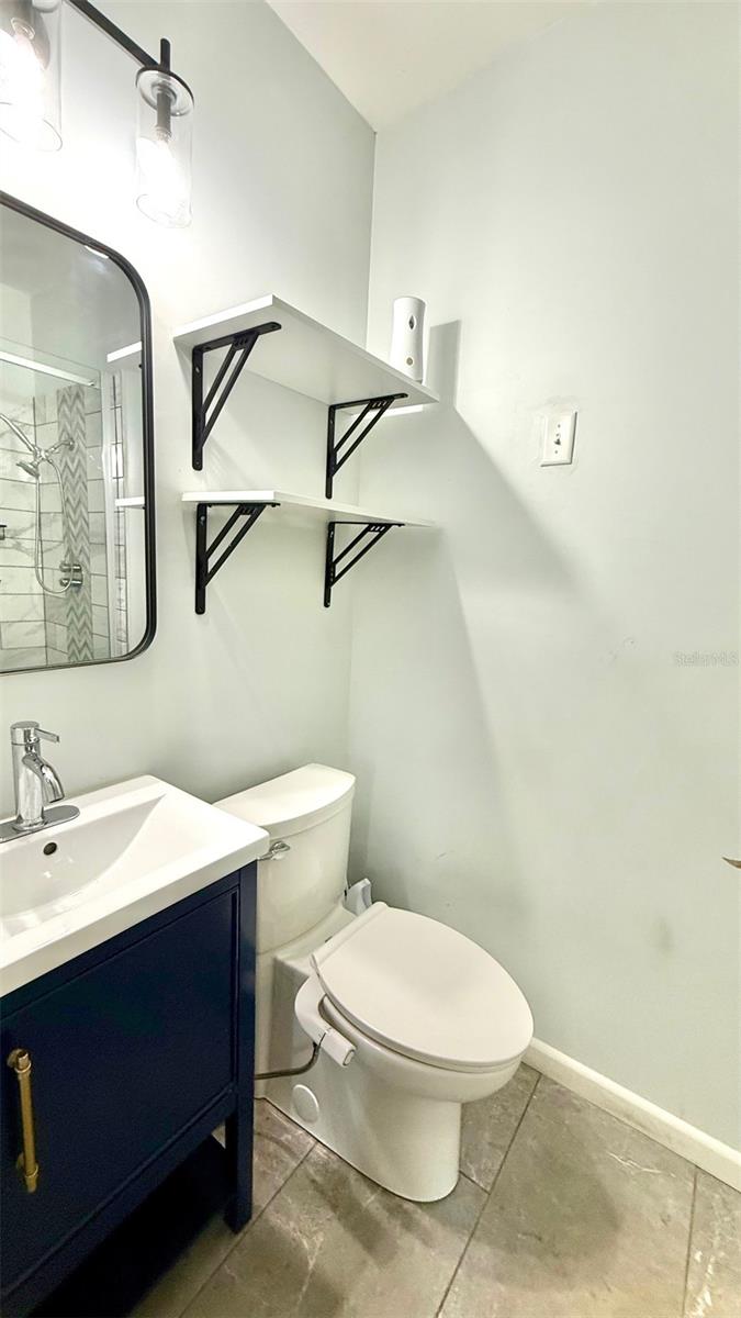 Image 10 of 17 For 1916 Hastings Street