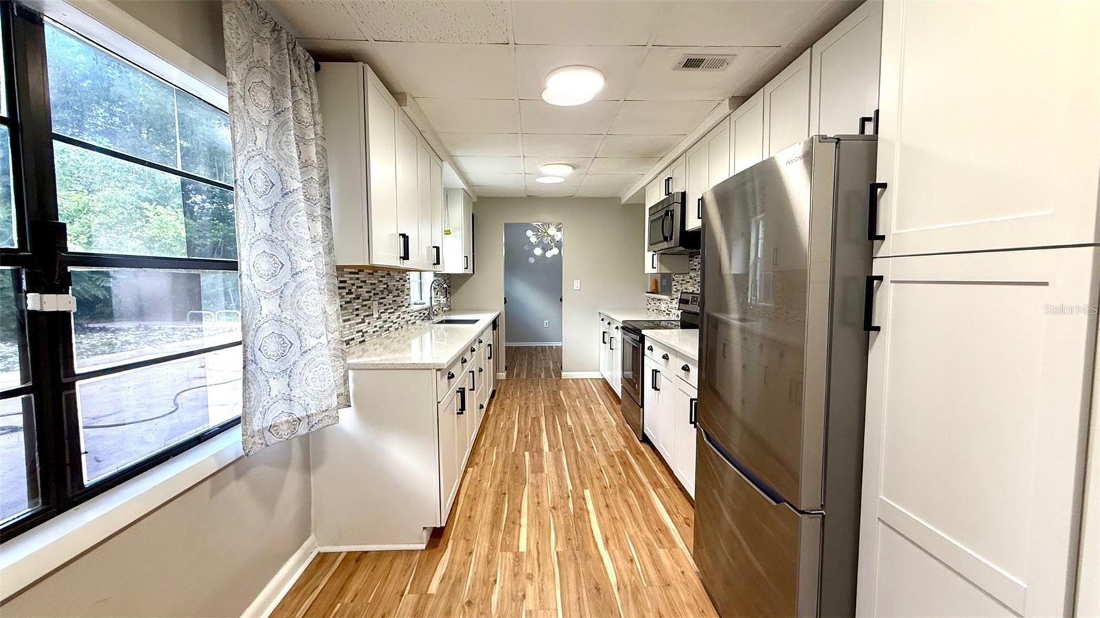 Image 13 of 17 For 1916 Hastings Street