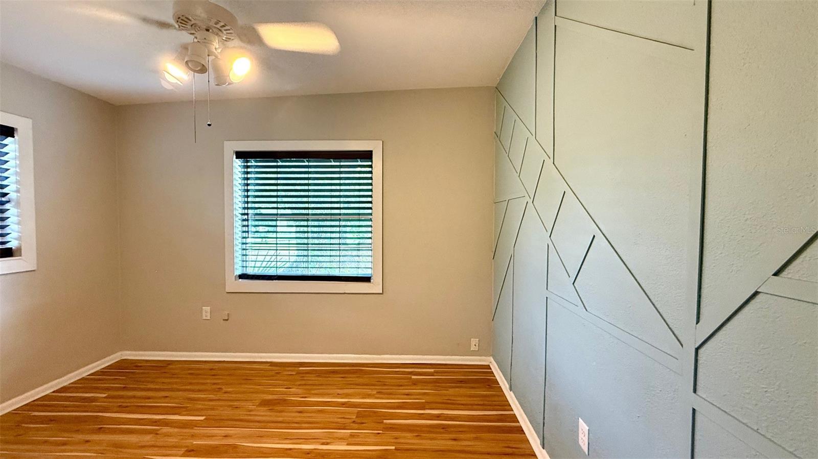 Image 5 of 17 For 1916 Hastings Street