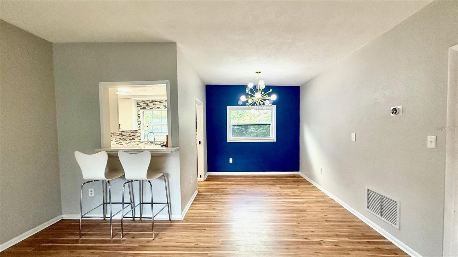 Image 7 of 17 For 1916 Hastings Street