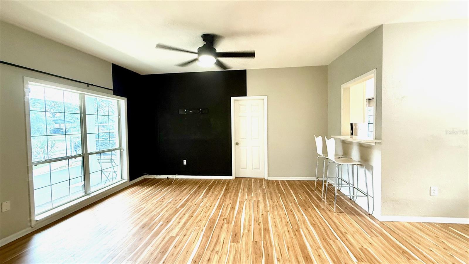 Image 8 of 17 For 1916 Hastings Street