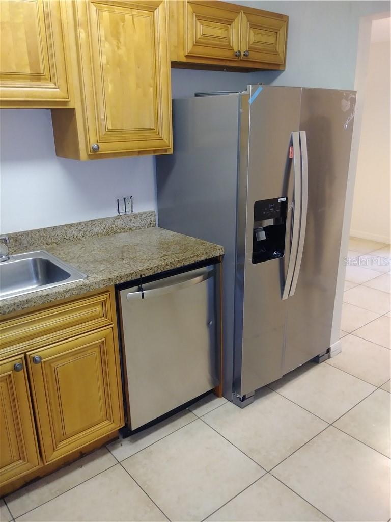 Image 4 of 12 For 4148 Versailles Drive 4148