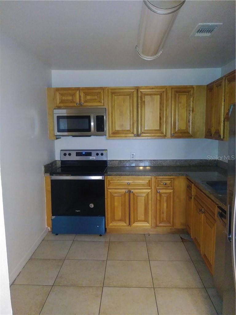 Image 5 of 12 For 4148 Versailles Drive 4148